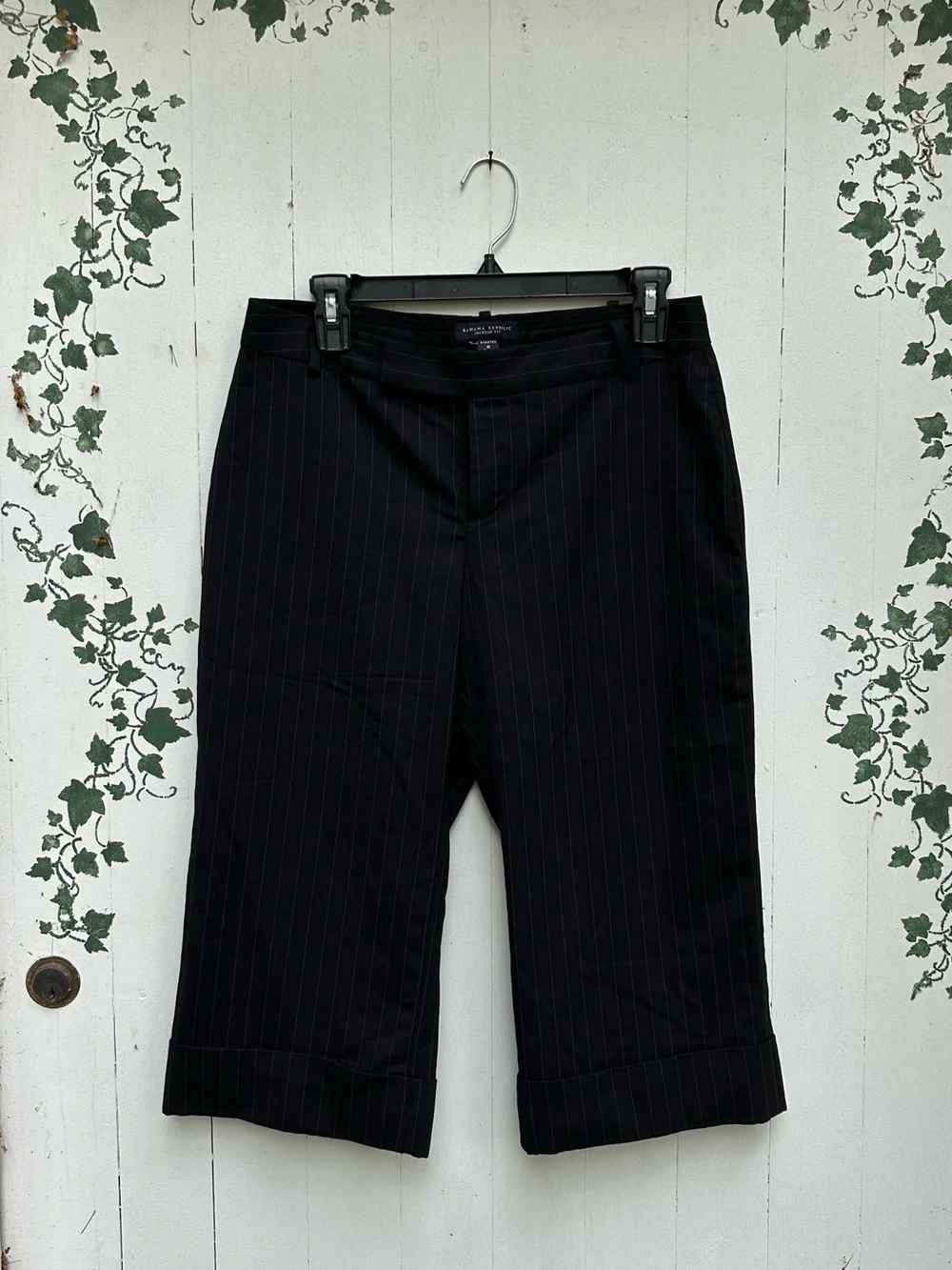 Y2K Office Siren Knee Length Black Pinstripe Woman’s Dress Pant Capri Wool Blend